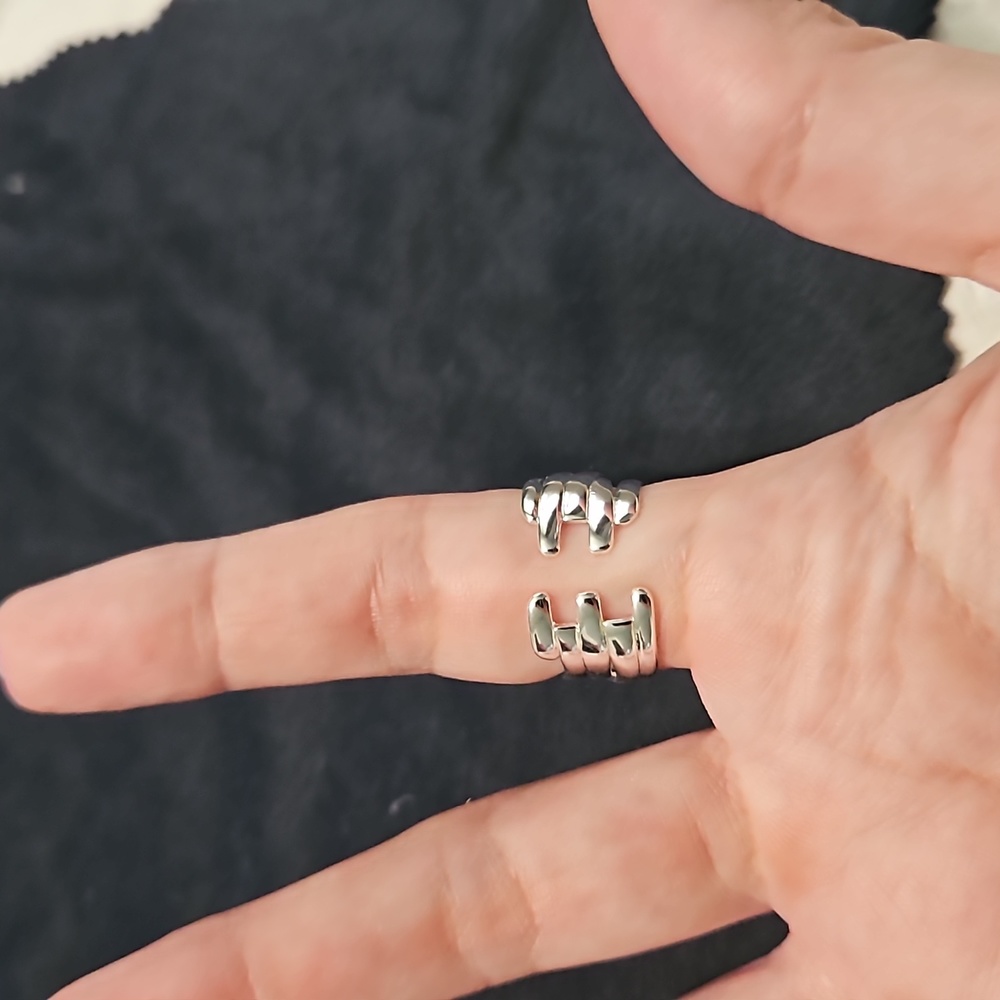 New, Wrapped Silver Ring - Picture 4 of 5